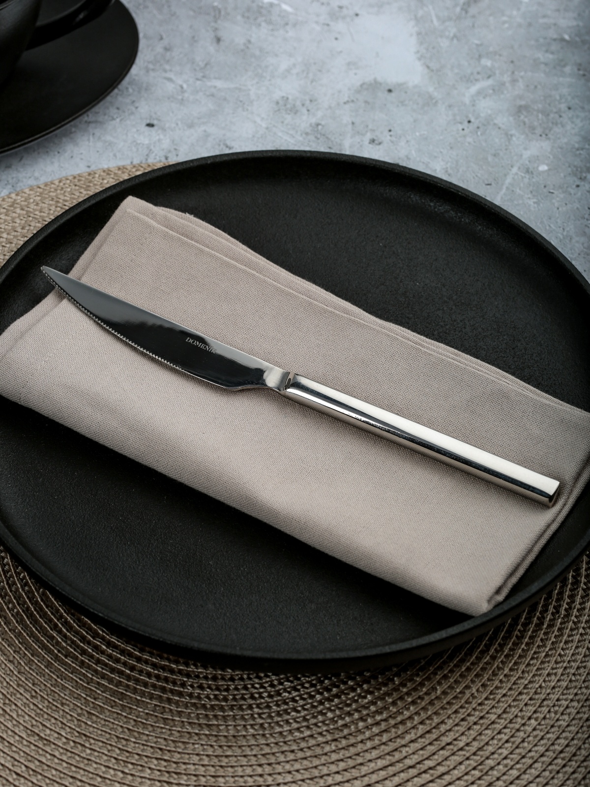 Нож столовый нерж. "Quadro" на подвеске DMC133 "Domenik" *1/12/72 Нож столовый нерж. "Quadro" на подвеске DMC133 "Domenik" *1/12/72